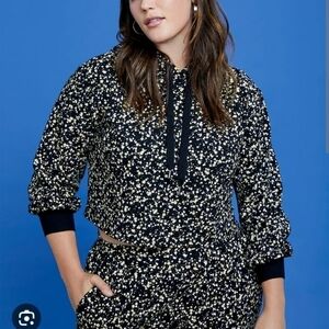 Eloquii X Refinery 29 Star Print Cropped Hoodie